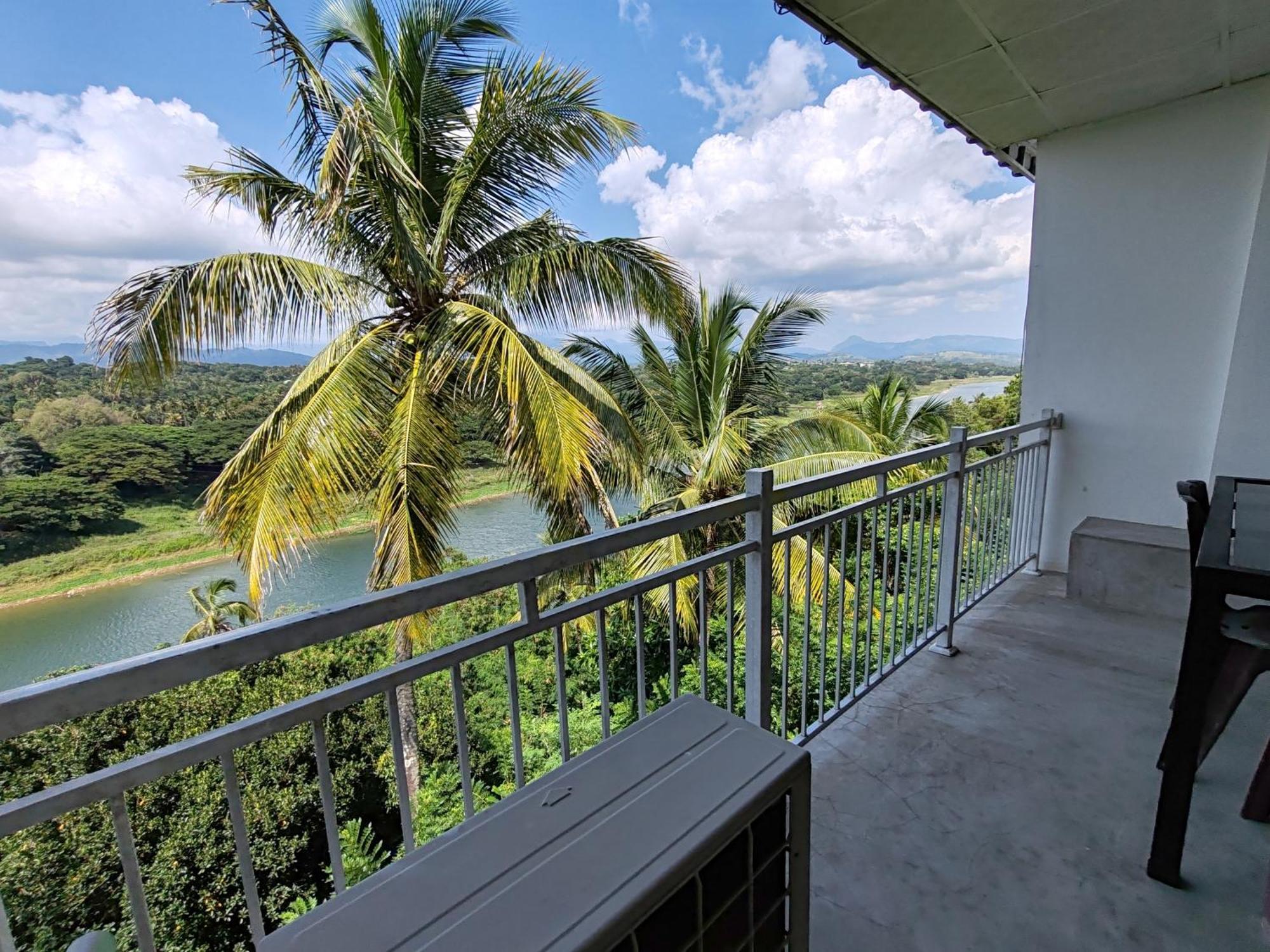 Mahaweli View Inn Kandy Exterior foto